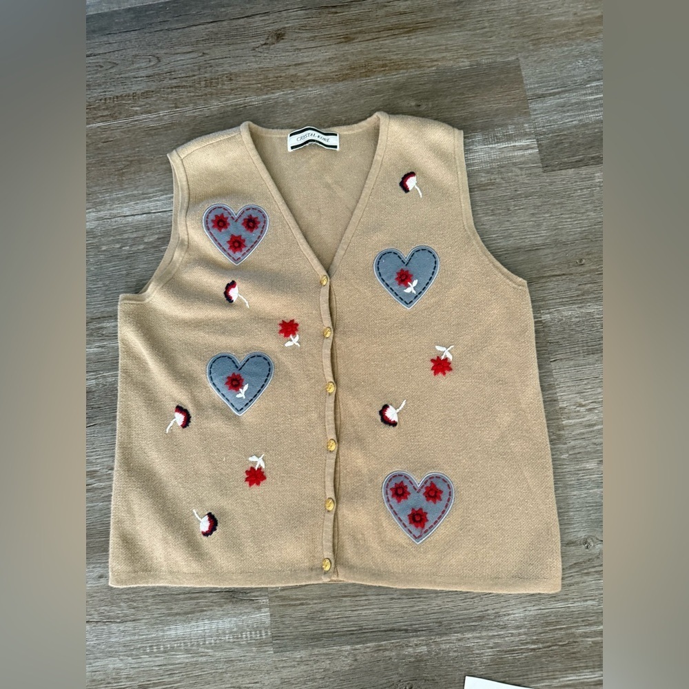 VTG USA Heart Embroidered Beige Sweater Vest Knit Multi Color Size S M